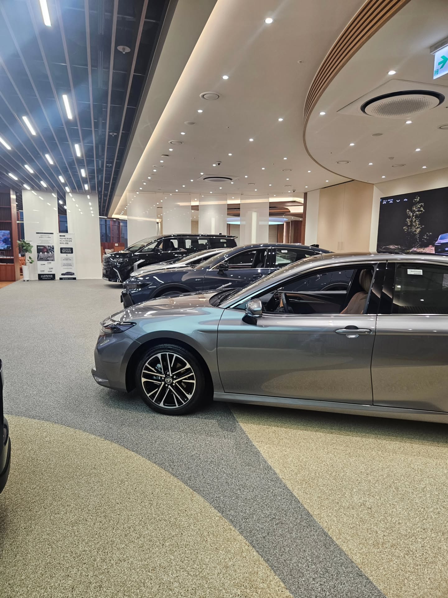 美蒂石丰田 & 雷克萨斯豪华汽车展厅地坪案例 | Meidis Resin Binder Toyota & Lexus Showroom Floor Case - 套装图