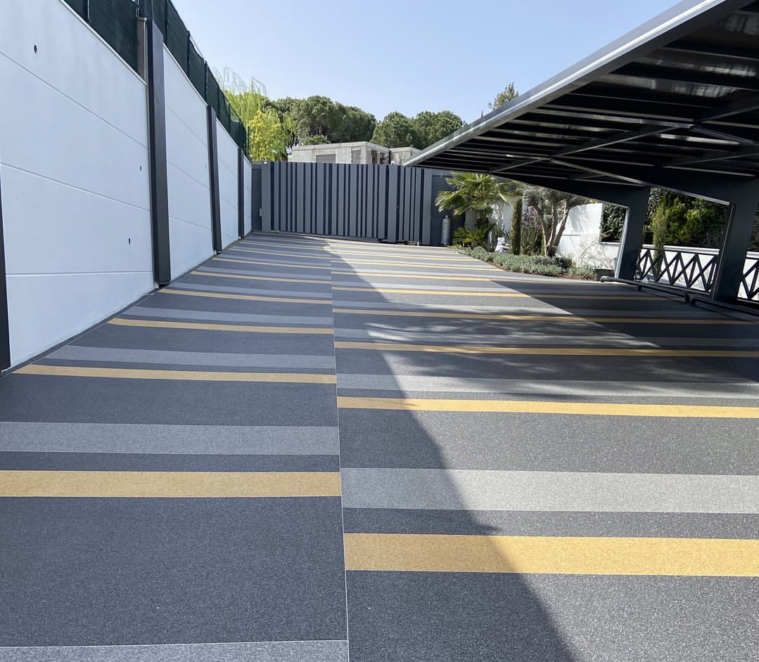 美蒂石现代别墅车库坡道多色拼色地坪案例 | Meidis Resin Binder Villa Driveway Multi-Color Pavement - 套装图