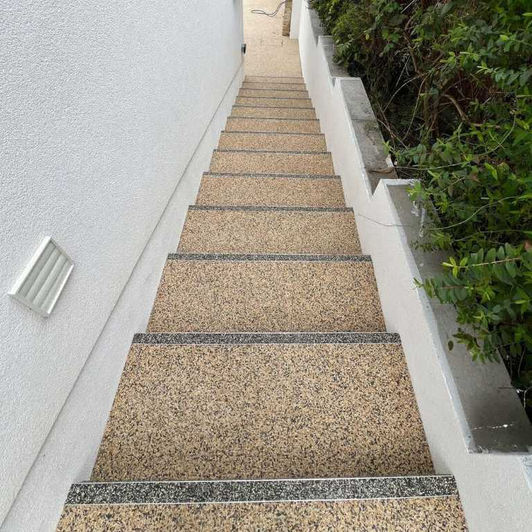 美蒂石双色撞色长阶梯庭院地坪案例 | Meidis Resin Binder Two-Color Long Stair Pavement Case - 套装图