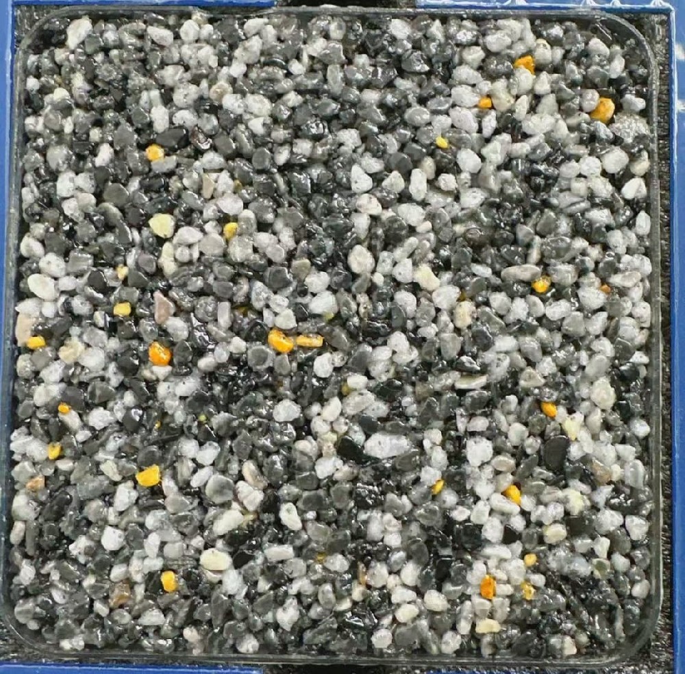 灰金融雪砾